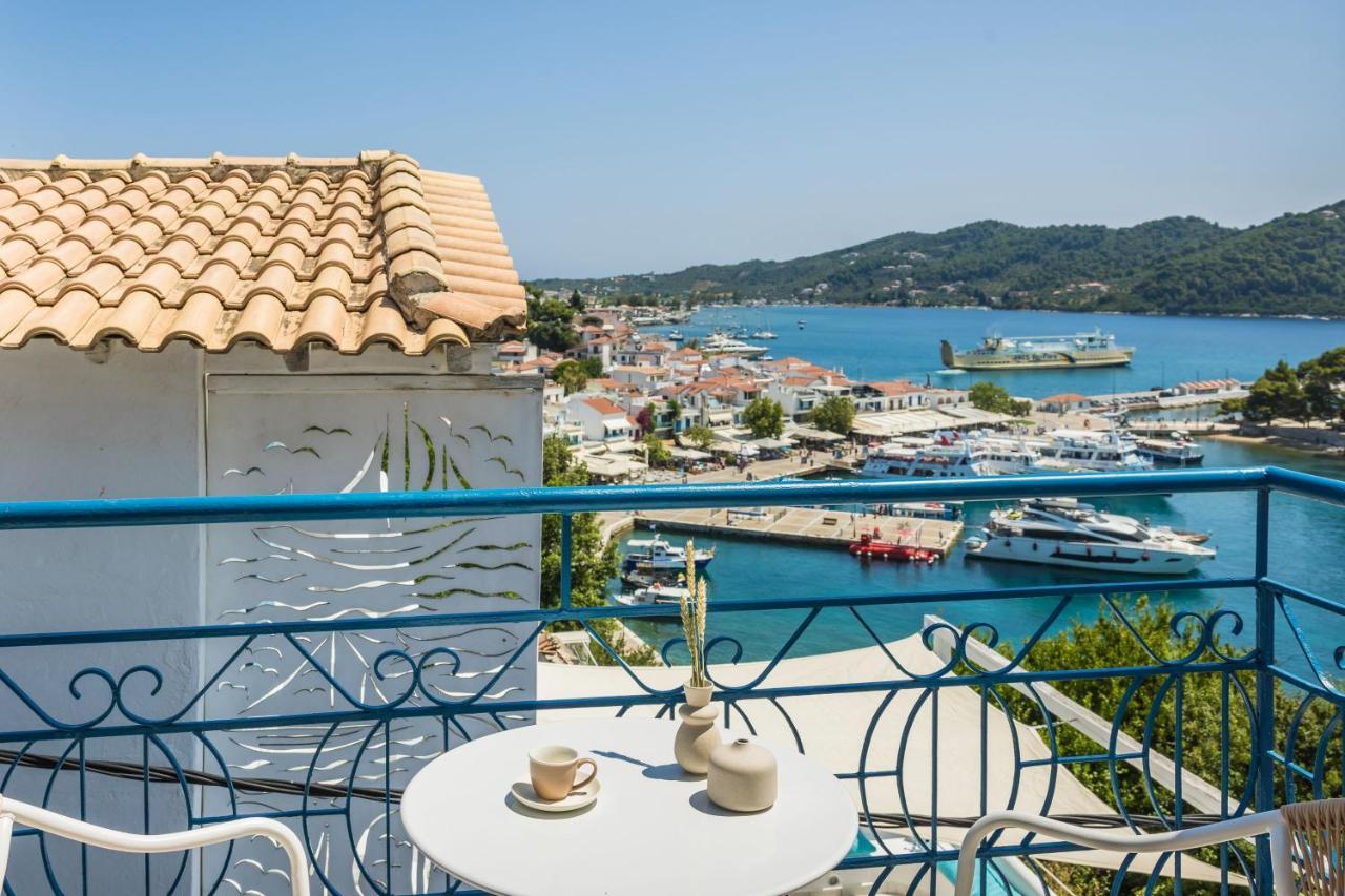 The Blue Hotel Skiathos Town Exterior photo