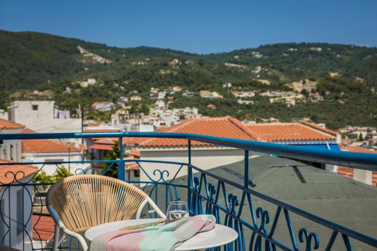 The Blue Hotel Skiathos Town Exterior photo