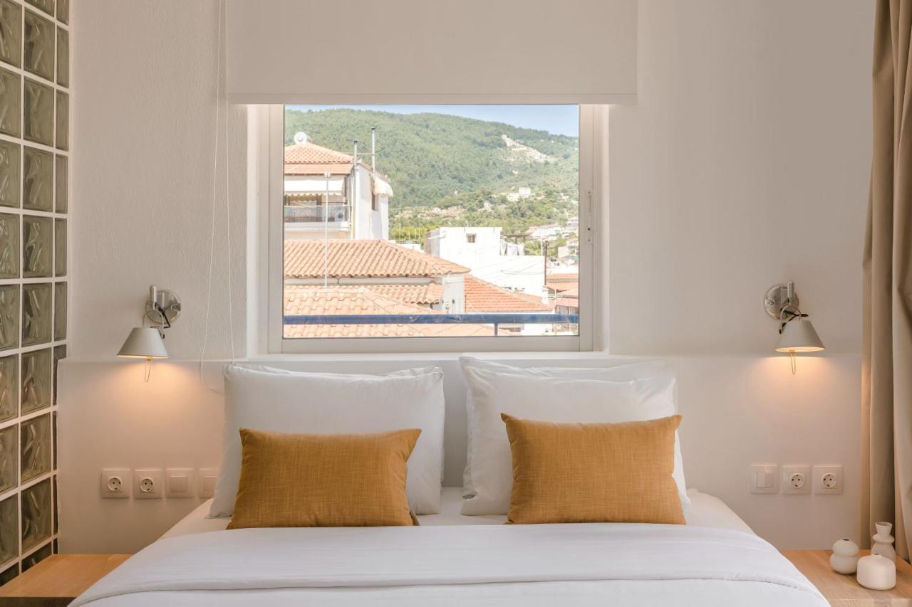 The Blue Hotel Skiathos Town Exterior photo